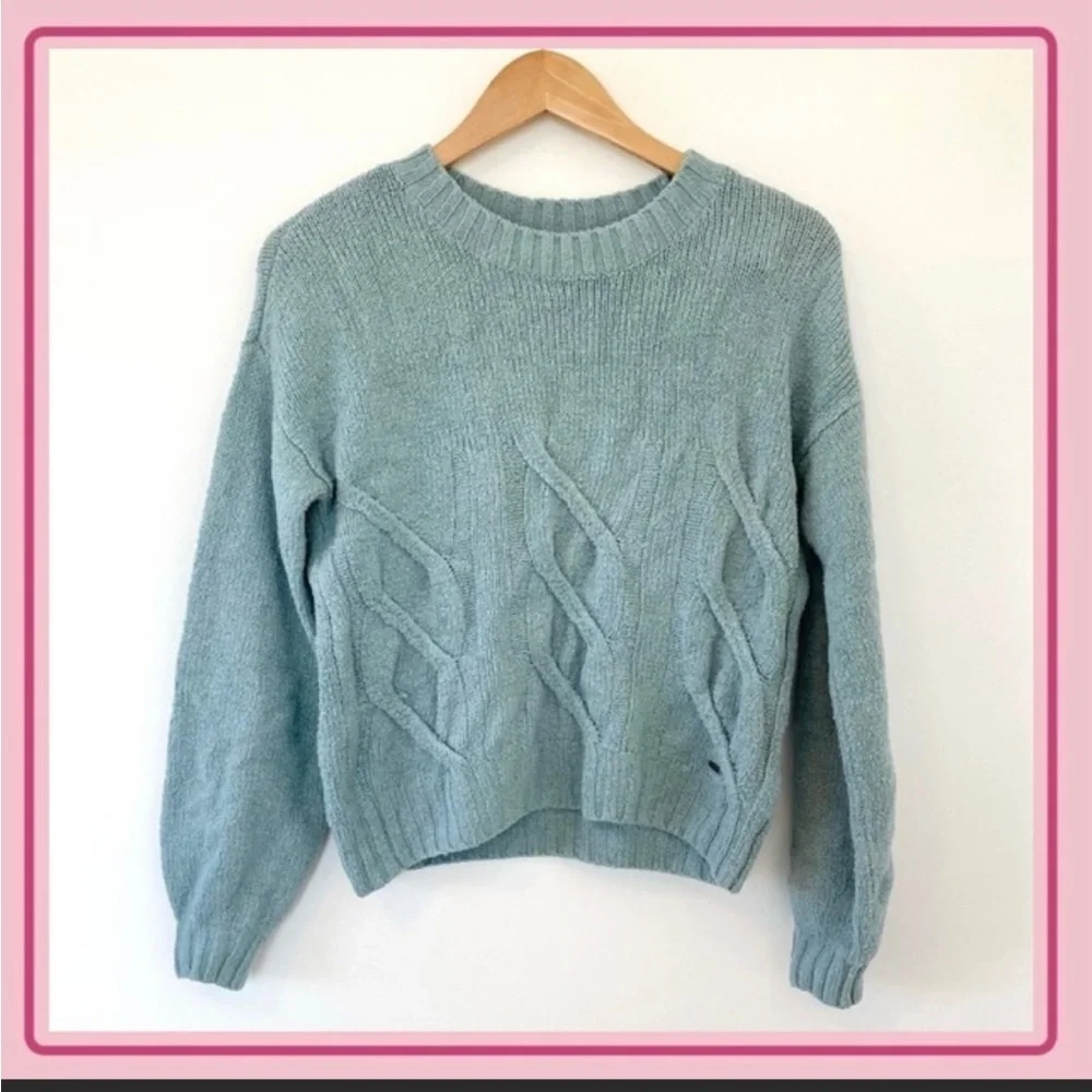 Hollister Mint Cable crew knit sweater with puffer soft long sleeves. - Picture 1 of 6